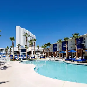 Курортный комплекс Tropicana Vegas A Doubletree By Hilton & Casino - Free Parking, Лас-Вегас